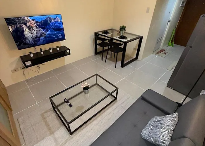 Spacious Pool View At Mall Of 100mb Netflix 公寓